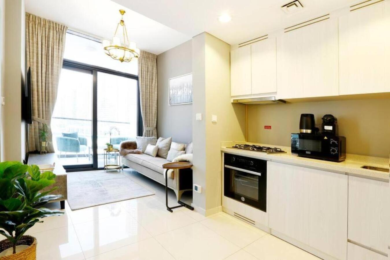 Apartment Brown Stone - Canal & View Zada Dubai